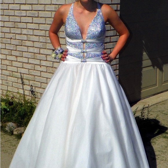 Terani Couture - Women’s (Sz 6) White Toole Prom / Homecoming / Formal Dress